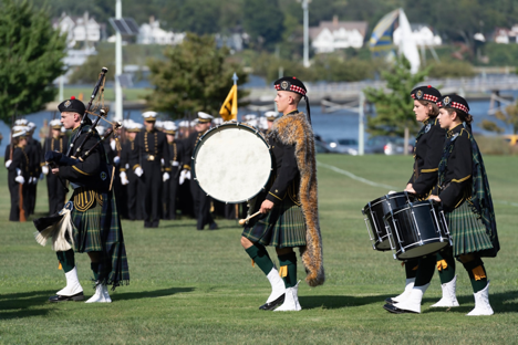 USNA_pipes_and_drums